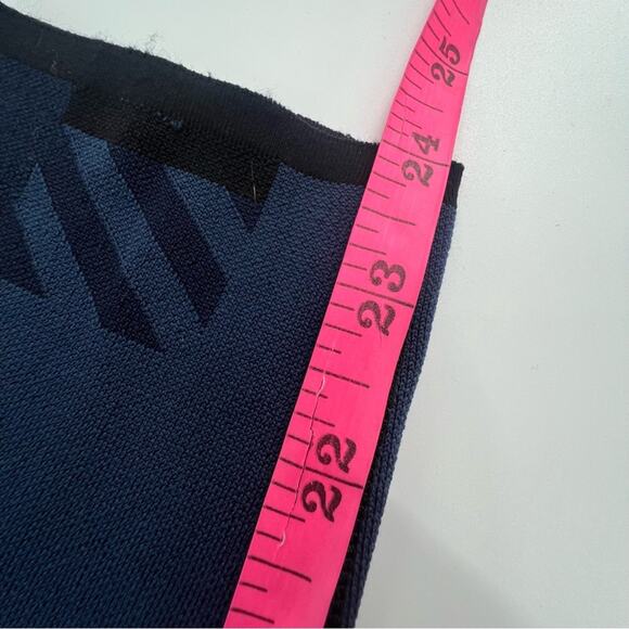 Sweaty Betty Interval Seamless 7/8 Workout Leggings
Navy Blue Block Jacquard M - Picture 5 of 10